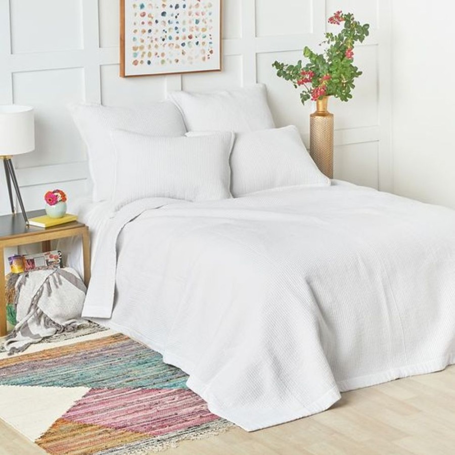 Cottage Kitchen C&F ENTERPRISES Bedding | Carol & Frank- Bennet White King Size Quilt