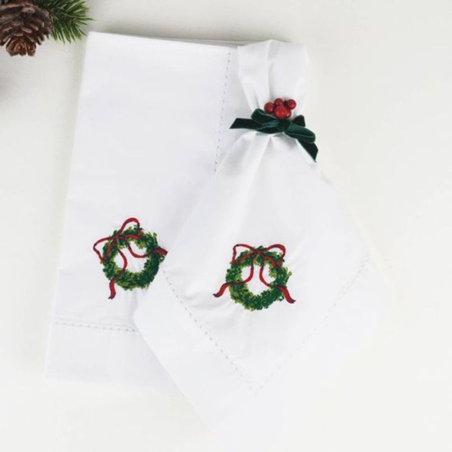 Cottage Kitchen 8 OAK LANE Decor | 8 Oak Lane- Wreath Embroided Dinner Napkin