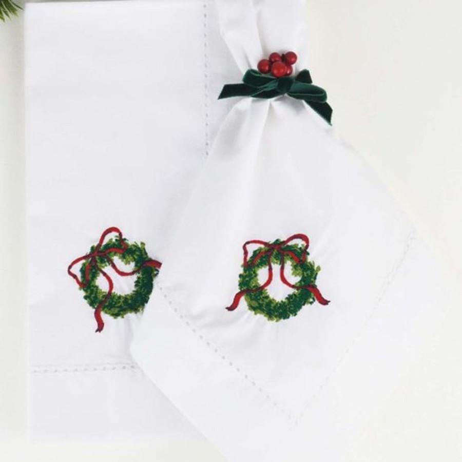 Cottage Kitchen 8 OAK LANE Decor | 8 Oak Lane- Wreath Embroided Dinner Napkin