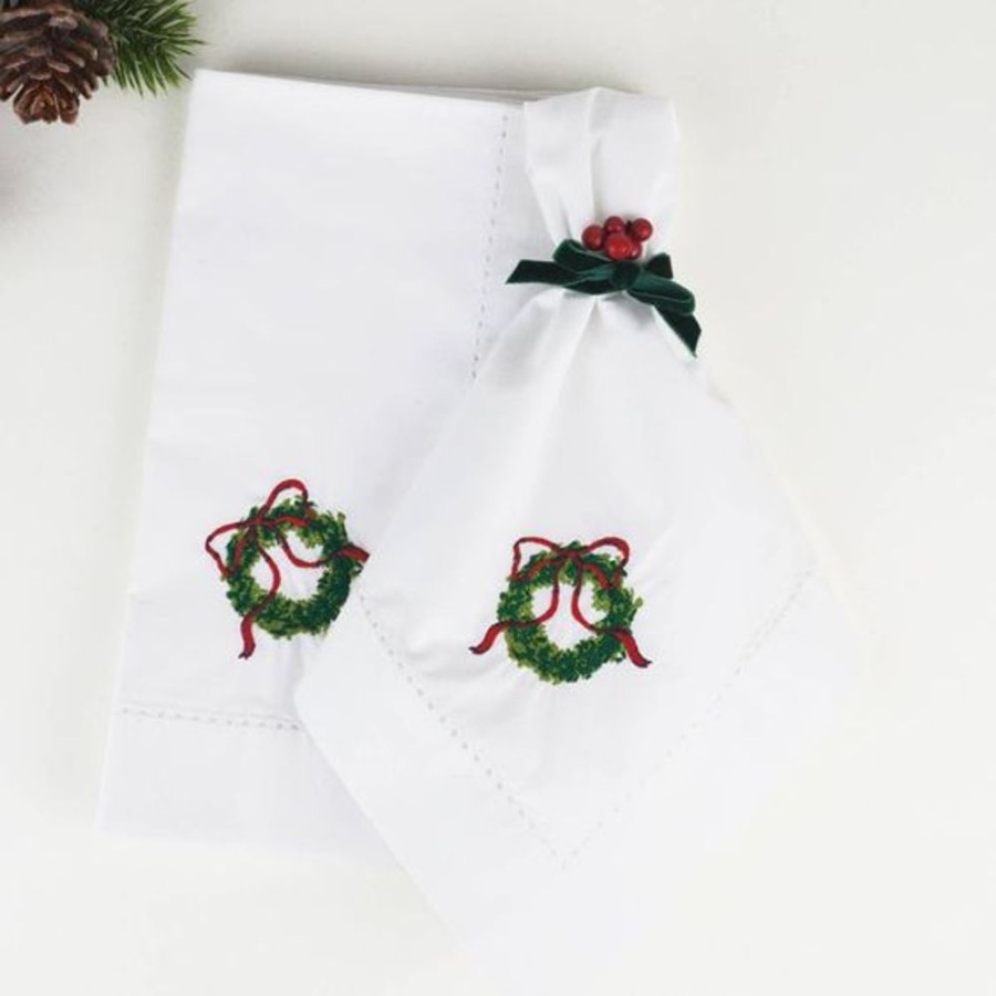 Cottage Kitchen 8 OAK LANE Napkins | 8 Oak Lane- Wreath Embroided Dinner Napkin